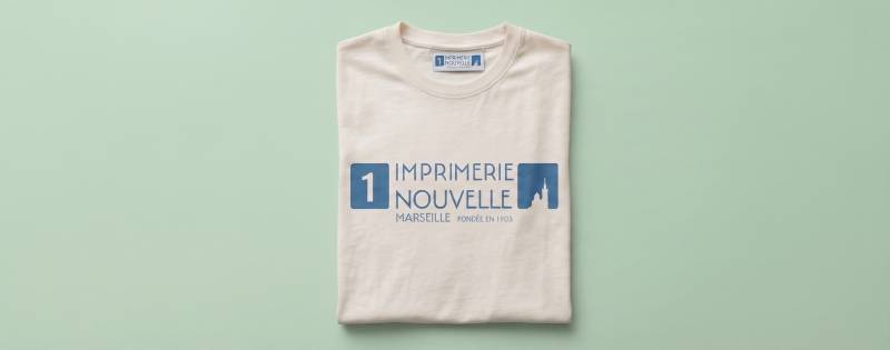 Production automatisée de t-shirts en dropshipping dans nos ateliers d'impression qualifiés à Marseille.