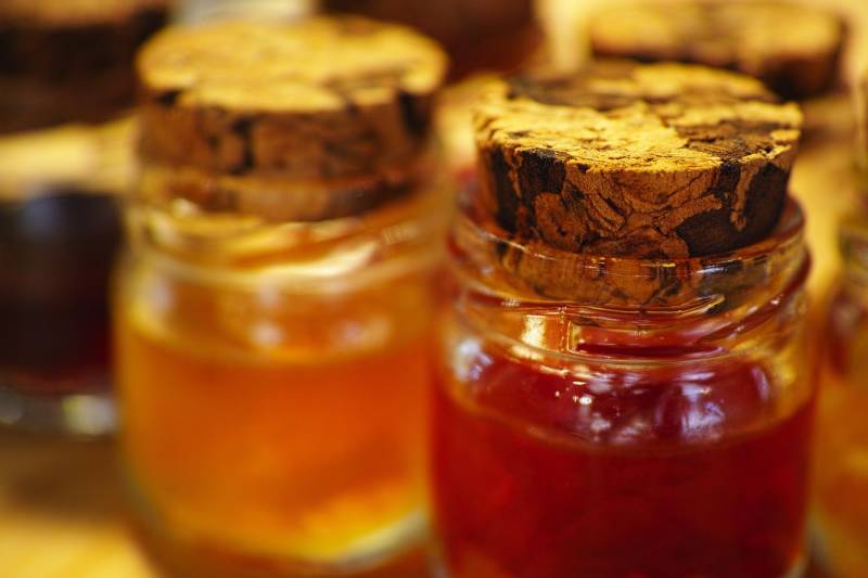 Notre atelier spécialisé gère la production de vos étiquettes de confiture avec une précision professionnelle à Marseille.