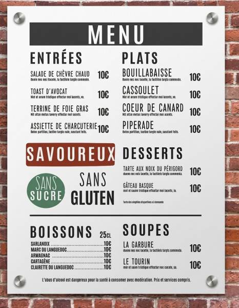 Fabrication sur mesure d'un grand menu en dibond résistant aux intempéries pour un restaurant à Marseille.